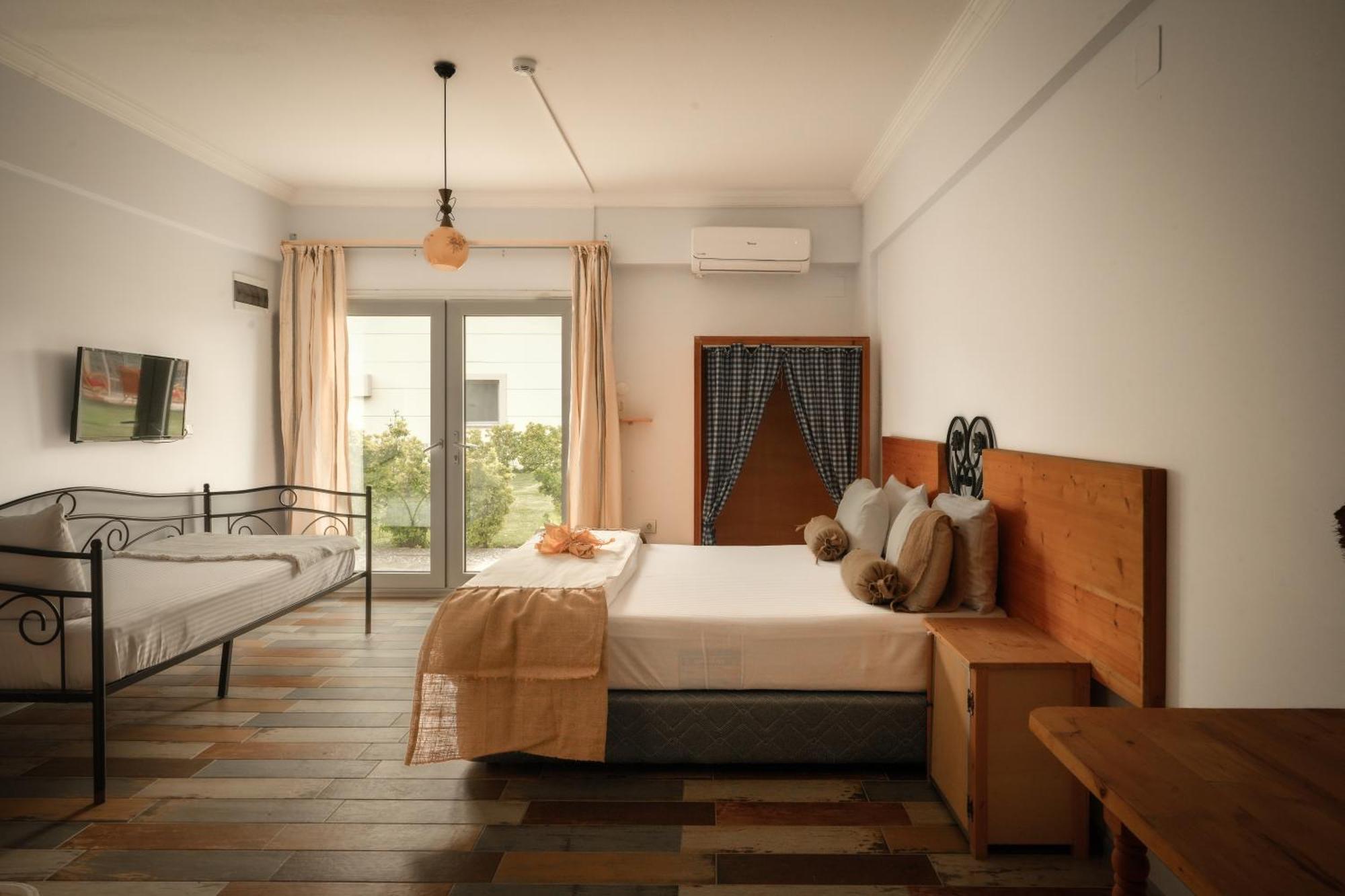 La Vida Otel อูร์ลา ภายนอก รูปภาพ