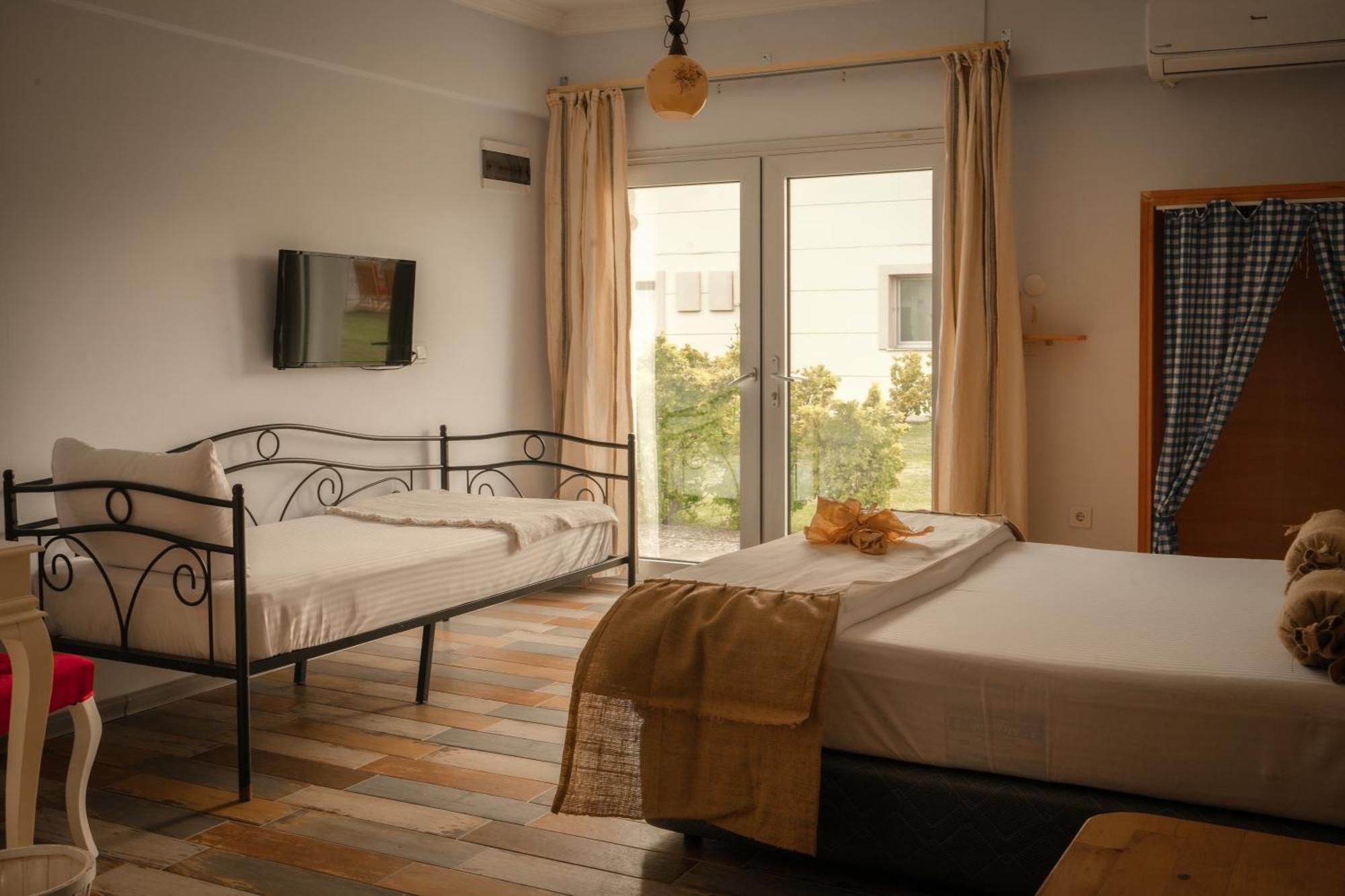 La Vida Otel อูร์ลา ภายนอก รูปภาพ