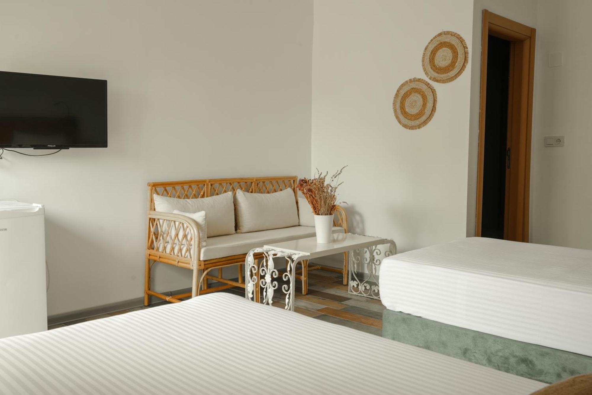 La Vida Otel อูร์ลา ภายนอก รูปภาพ