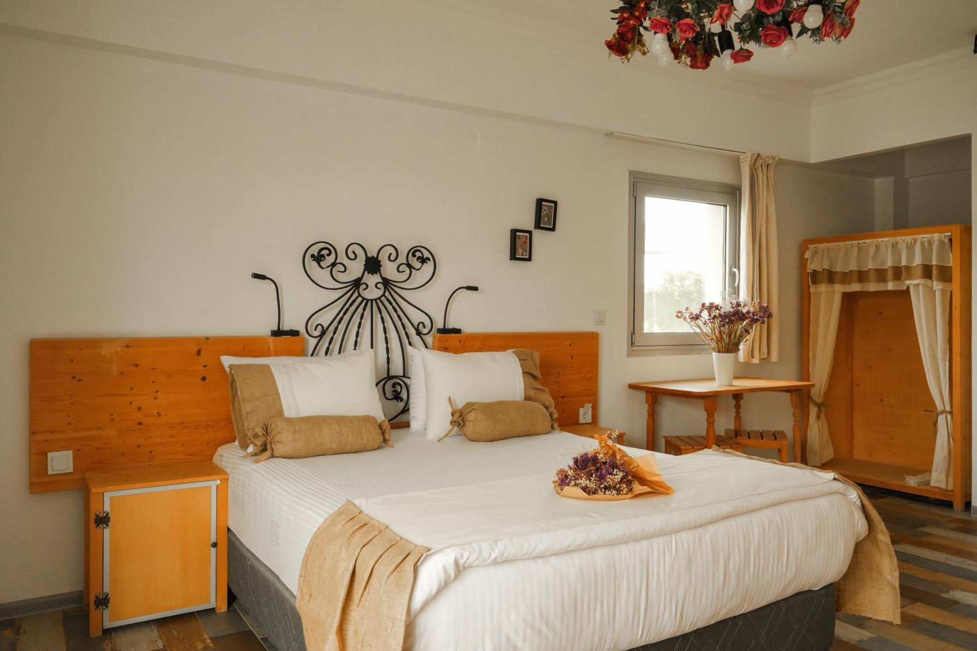 La Vida Otel อูร์ลา ภายนอก รูปภาพ