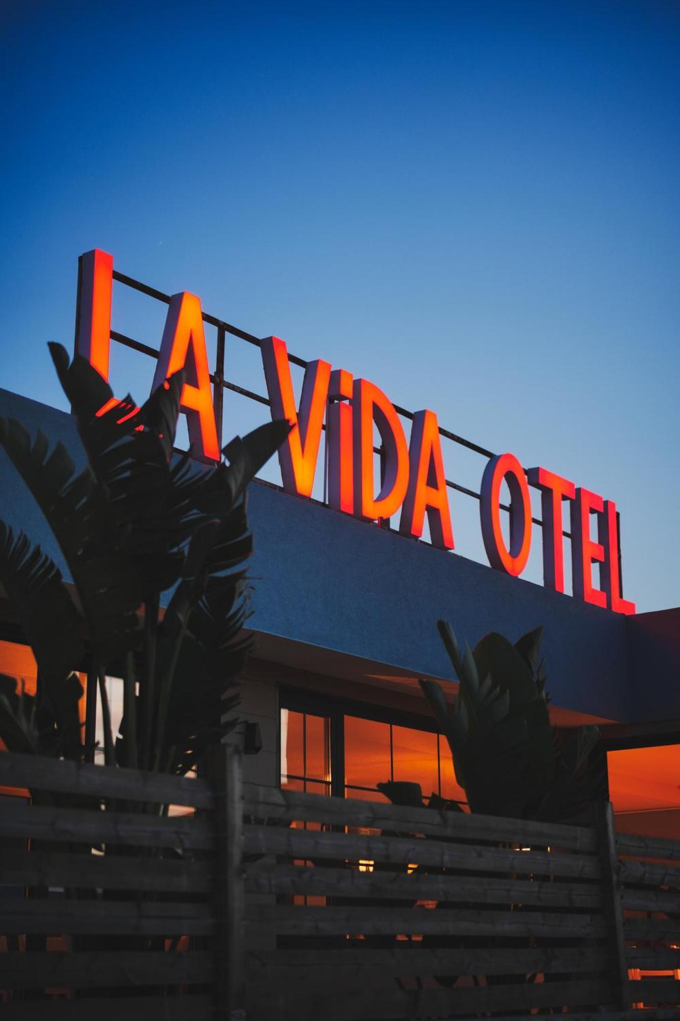 La Vida Otel อูร์ลา ภายนอก รูปภาพ