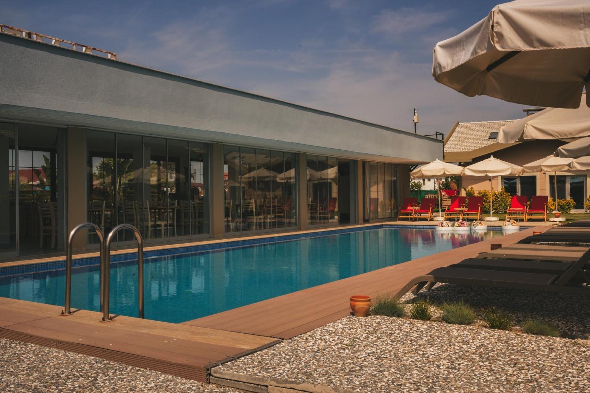 La Vida Otel อูร์ลา ภายนอก รูปภาพ