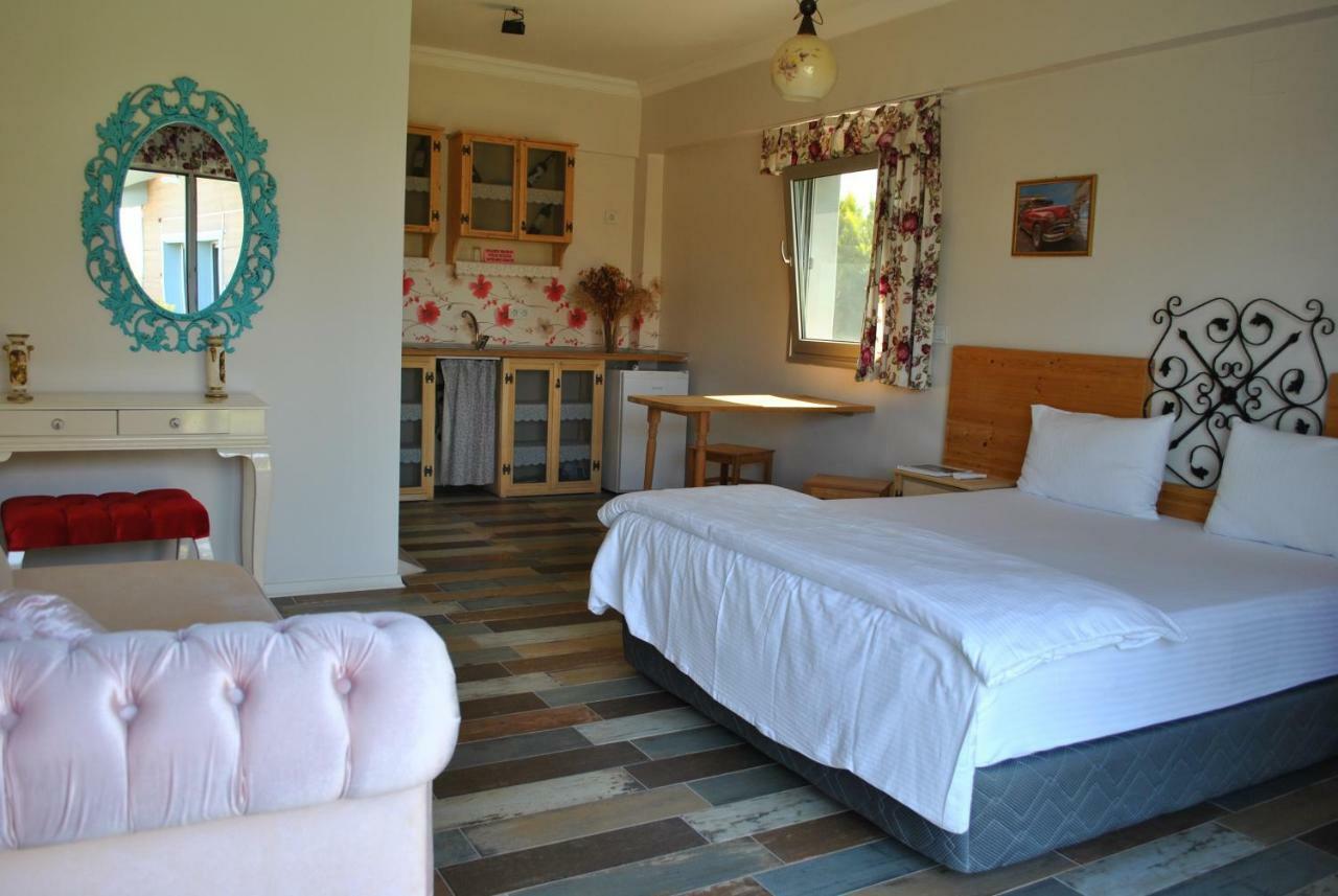 La Vida Otel อูร์ลา ภายนอก รูปภาพ